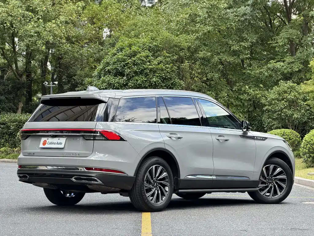 Lincoln Aviator — миниатюра 4