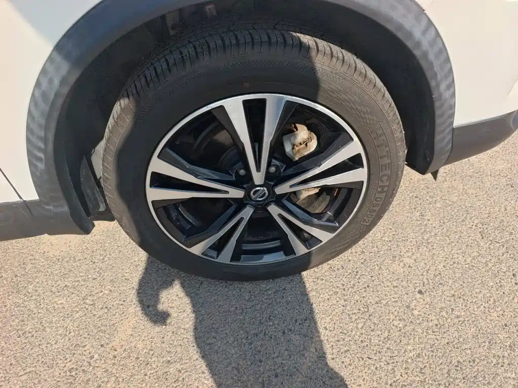 Nissan Qashqai — миниатюра 8