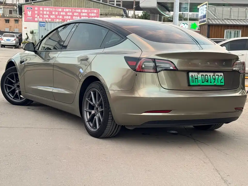 Tesla Model 3 — миниатюра 4