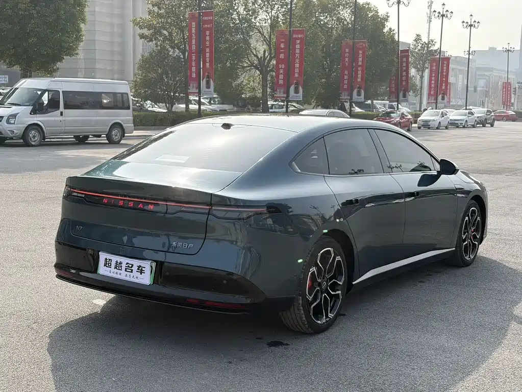 NISSAN N7