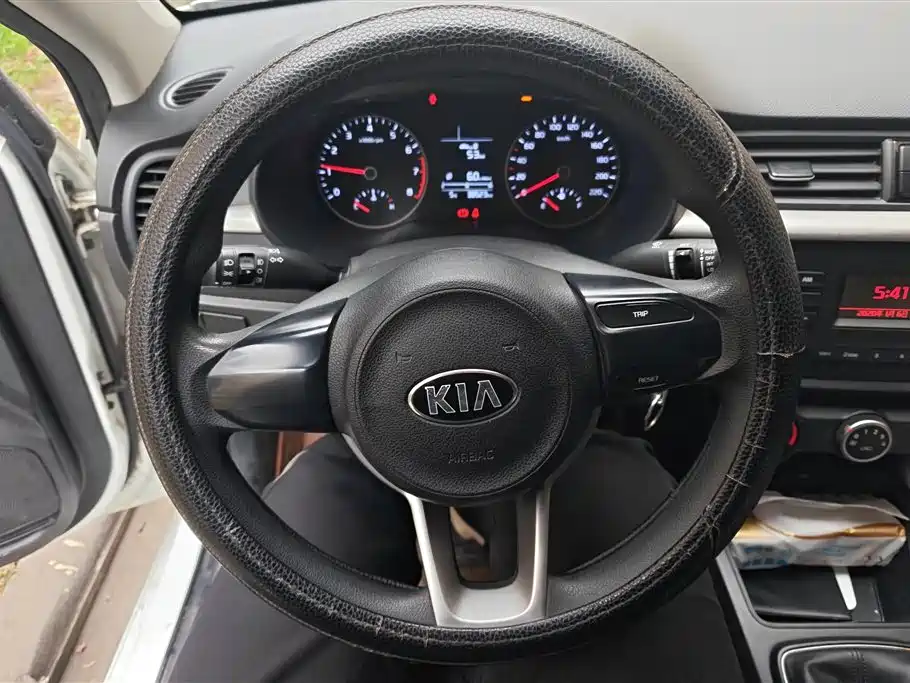 KIA K2