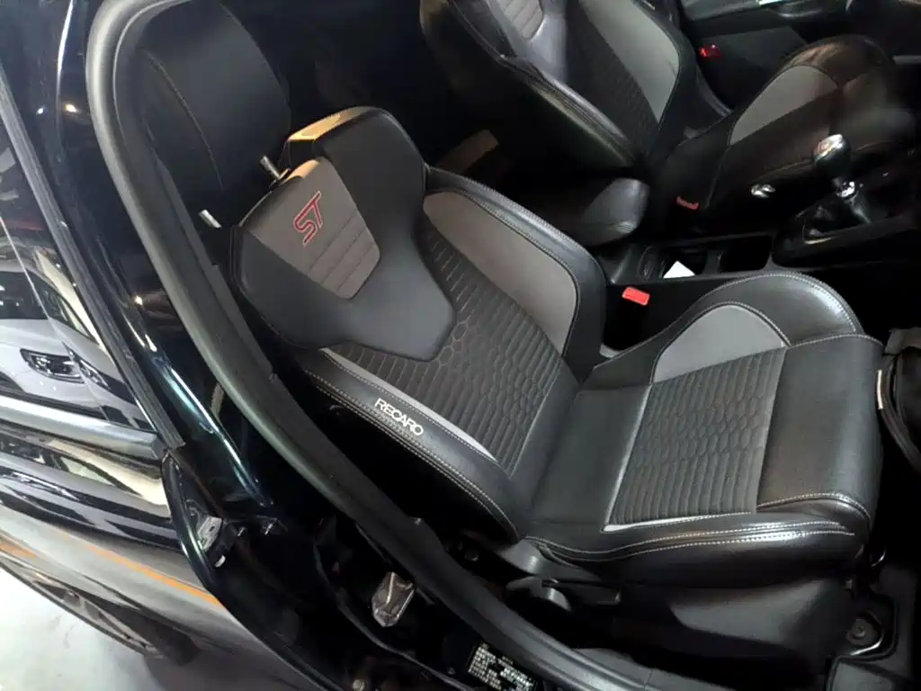 Ford Focus (Import) — миниатюра 25