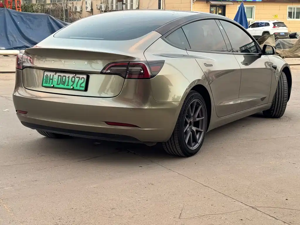 Tesla Model 3 — миниатюра 5