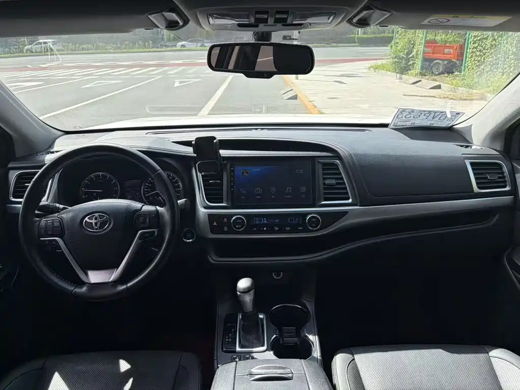 Toyota Highlander — миниатюра 6