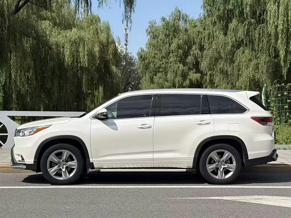 Toyota Highlander — миниатюра 17