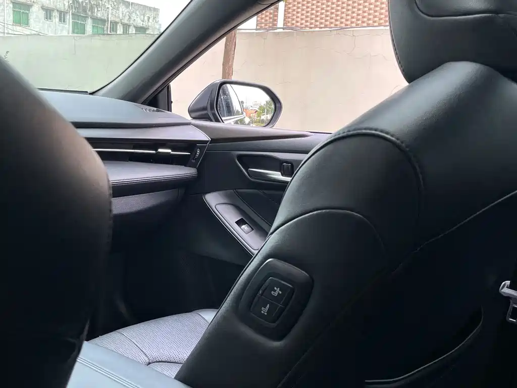 Toyota Avalon — миниатюра 14