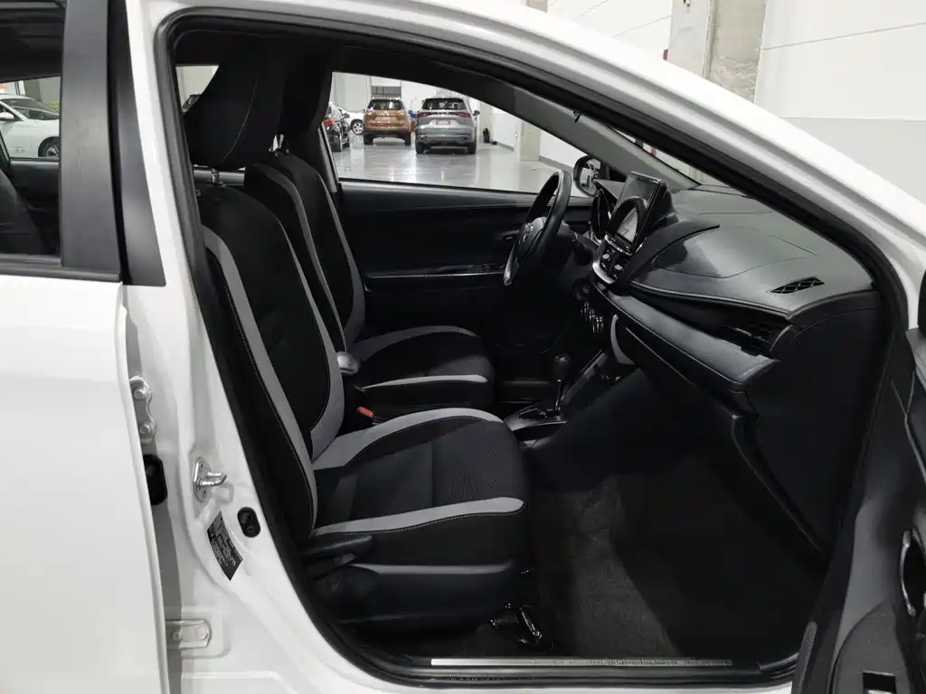 Toyota Yaris L — миниатюра 23