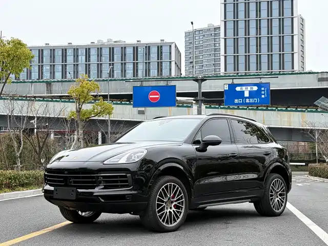 PORSCHE CAYENNE