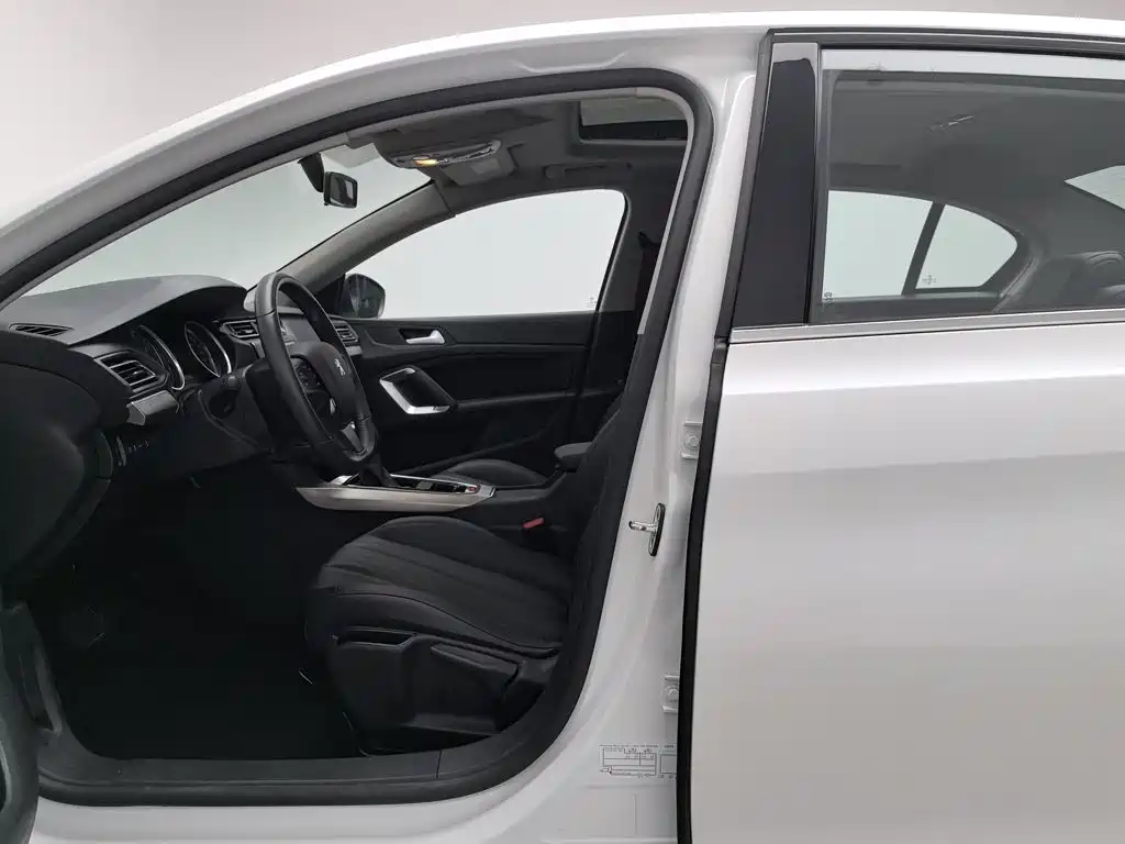Peugeot 408 — миниатюра 10