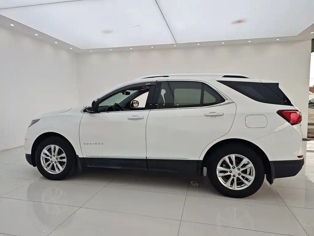 Chevrolet Equinox — миниатюра 28