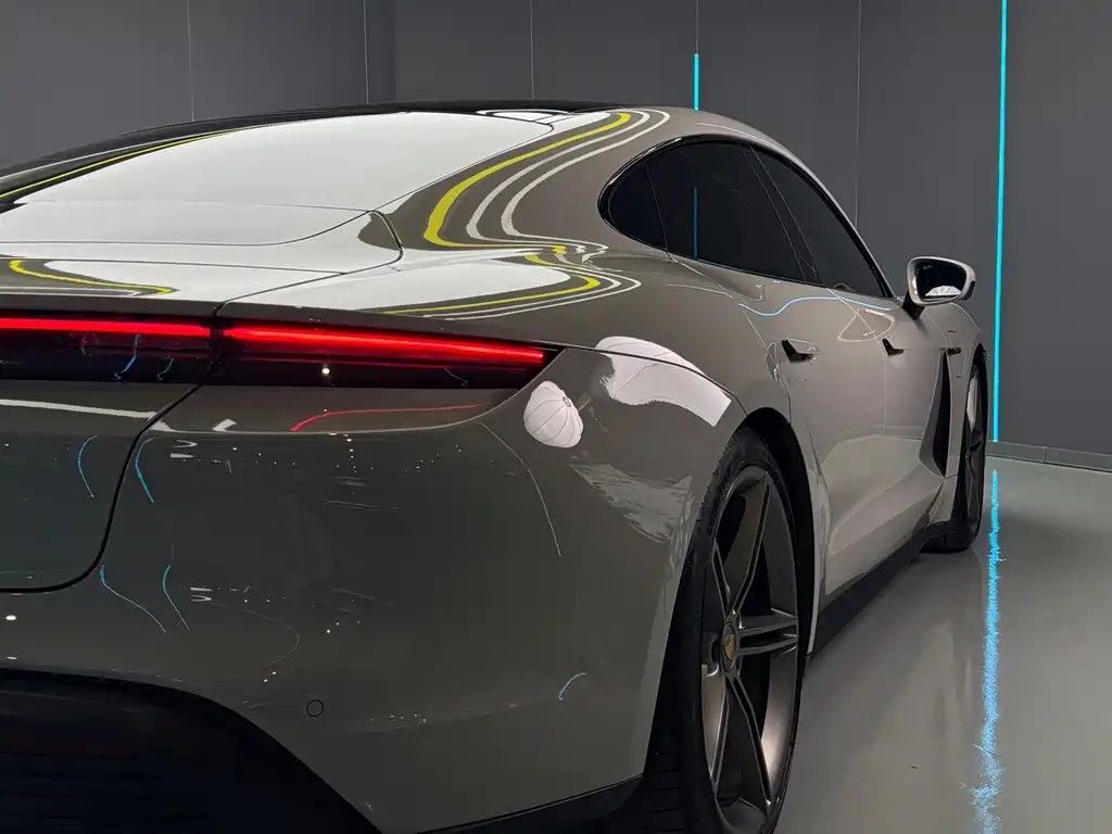 Porsche Taycan — миниатюра 8
