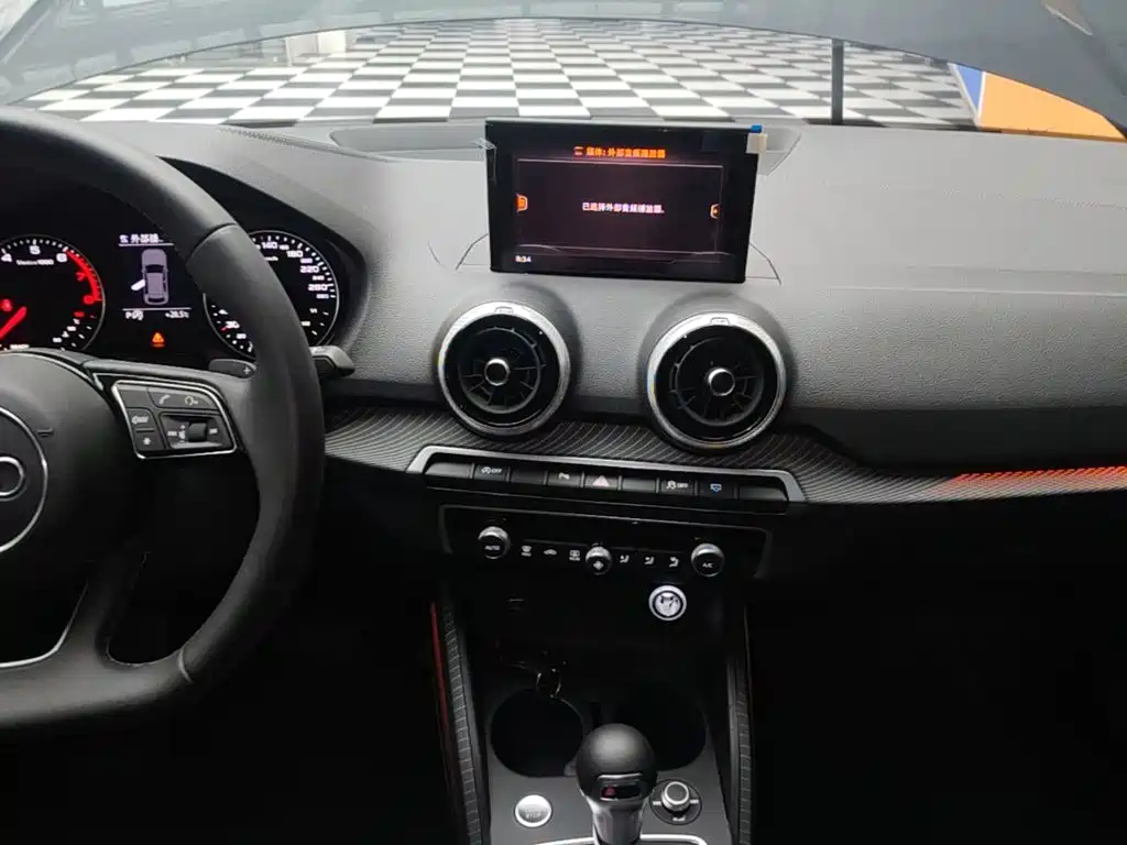 Audi Q2L — миниатюра 13