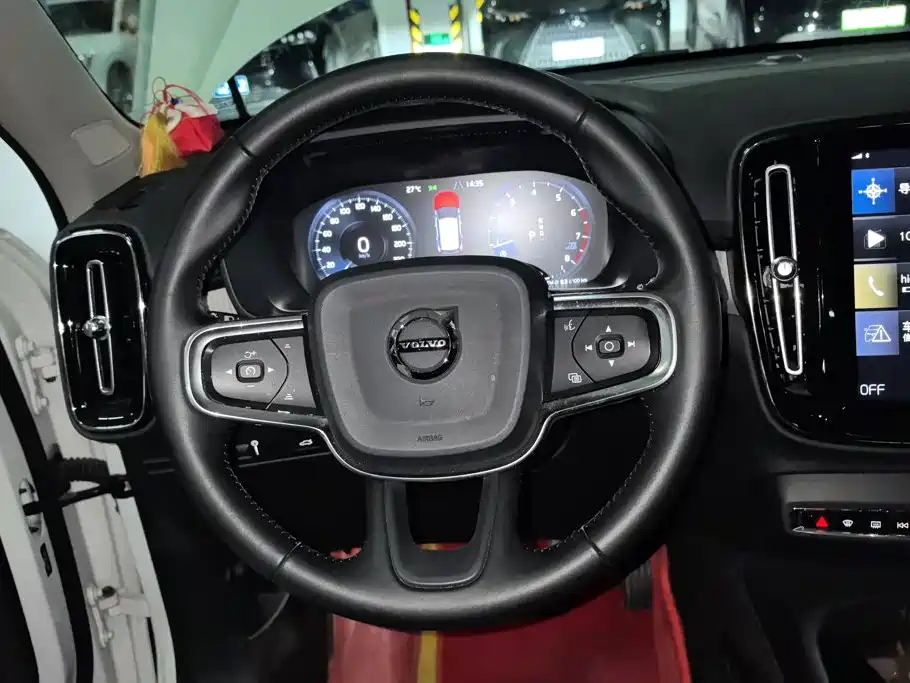 Volvo XC40 — миниатюра 15