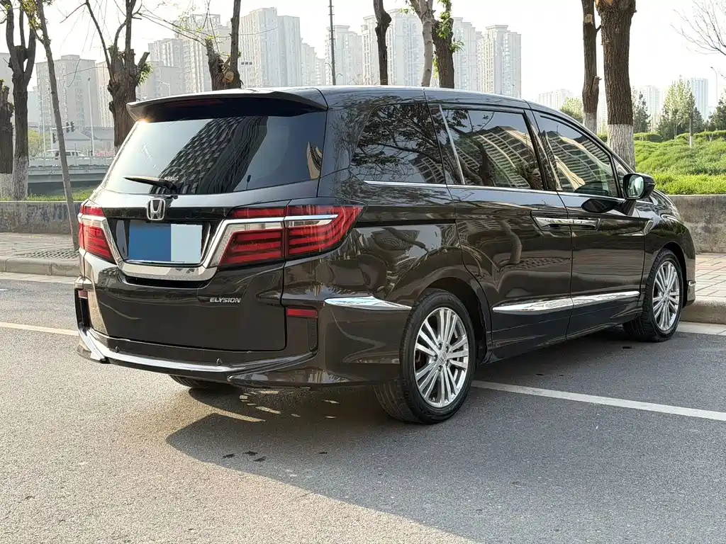 Honda Elysion — миниатюра 8