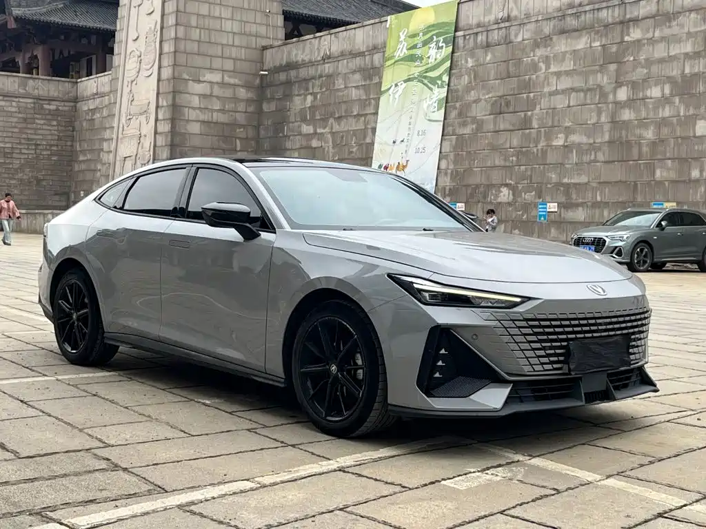 Changan UNI-V — миниатюра 3