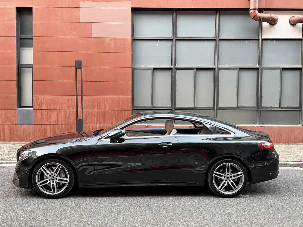 Mercedes-Benz E-Class (Import) — миниатюра 3