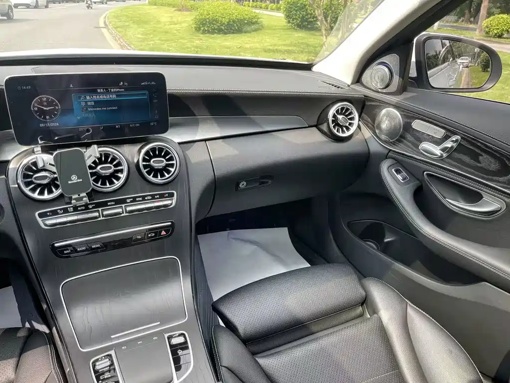 Mercedes-Benz C-Class — миниатюра 16