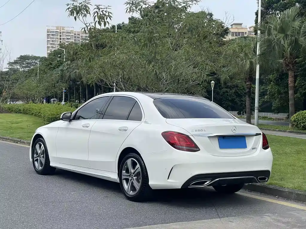 Mercedes-Benz C-Class — миниатюра 4