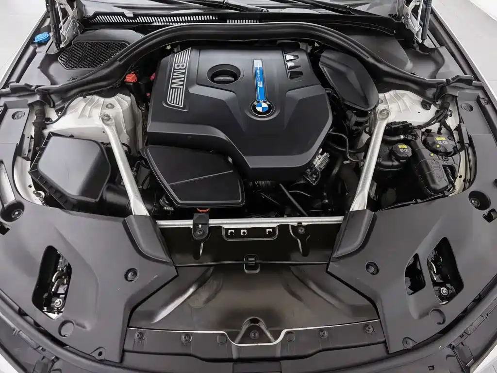 BMW 5 Series — миниатюра 6