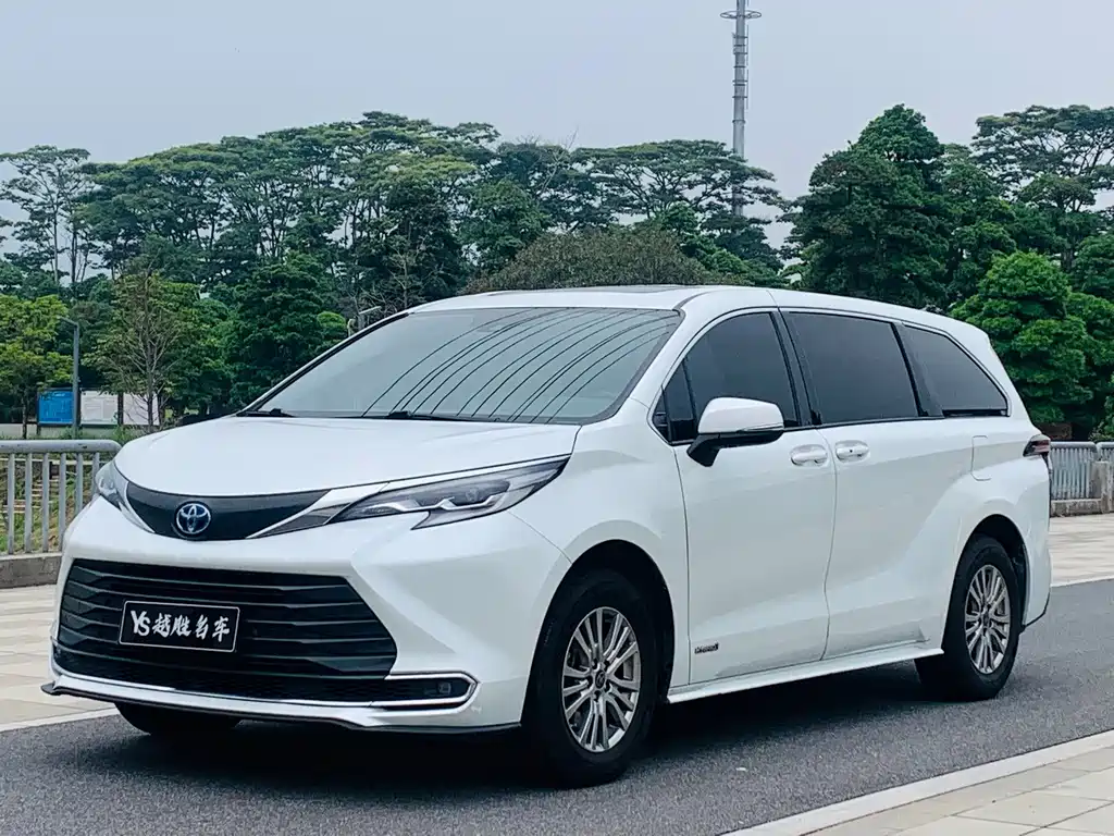 Toyota Sienna 2024