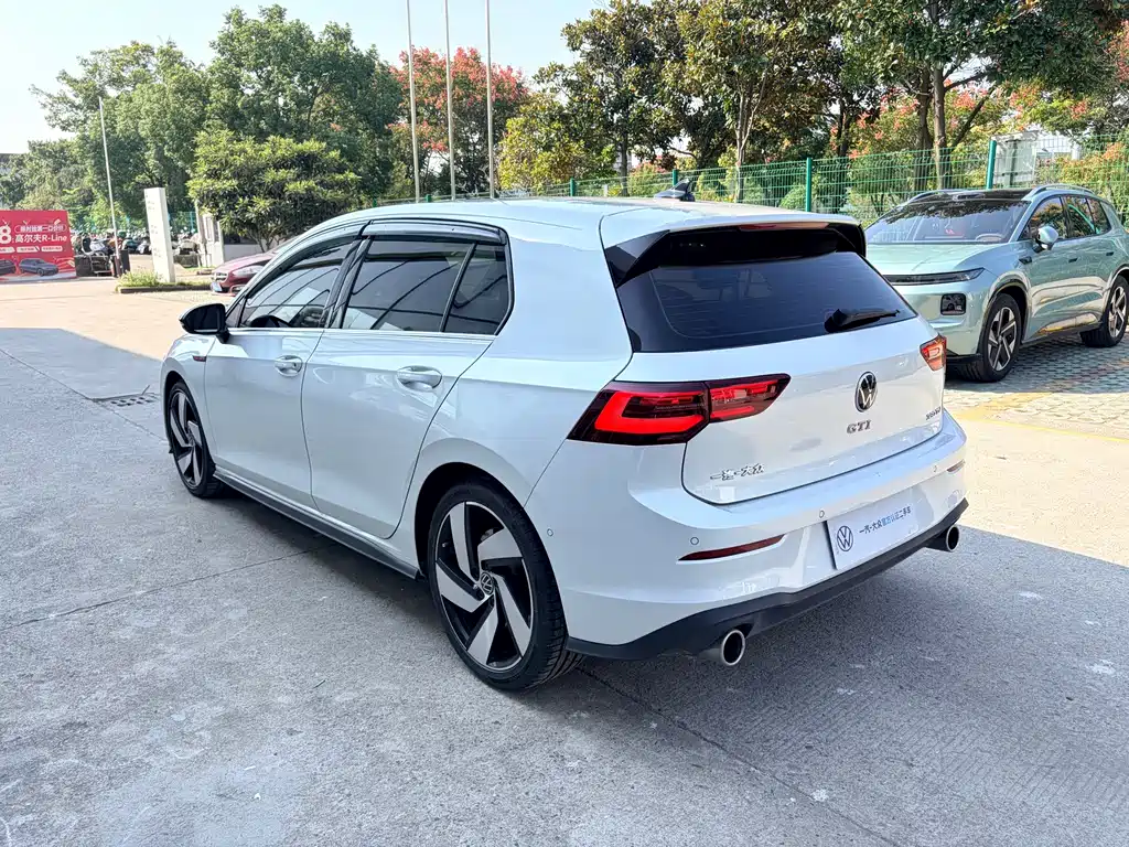 Volkswagen Golf GTI — миниатюра 11