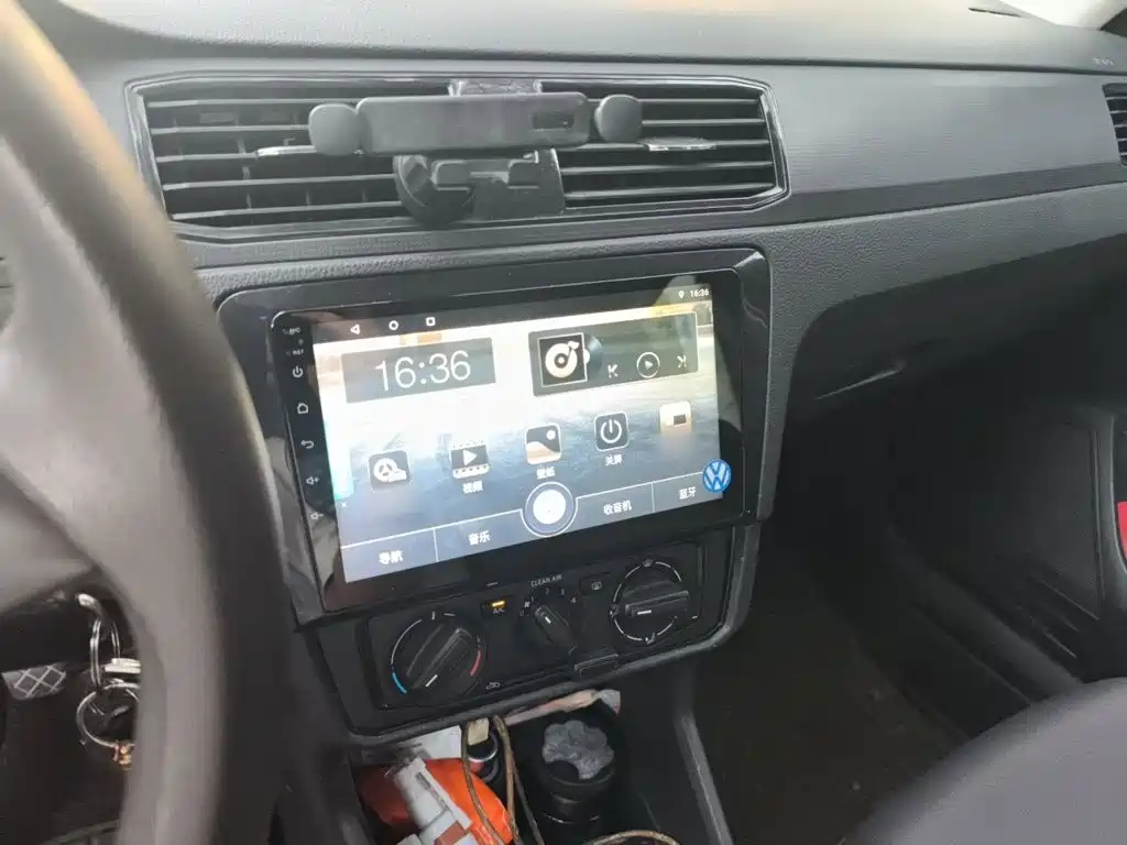 Volkswagen Santana — миниатюра 6