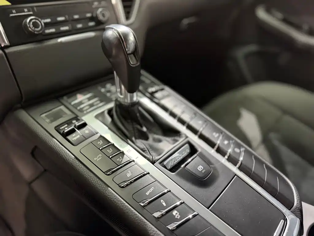 Porsche Macan — миниатюра 6
