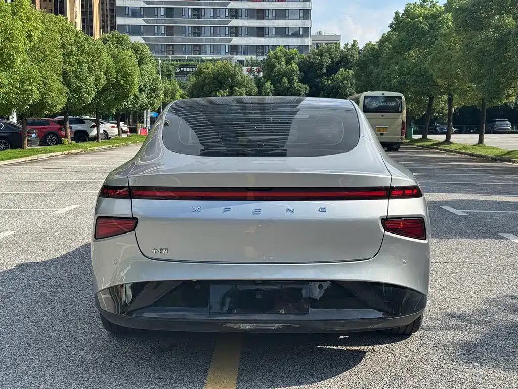 XPeng P7 — миниатюра 6