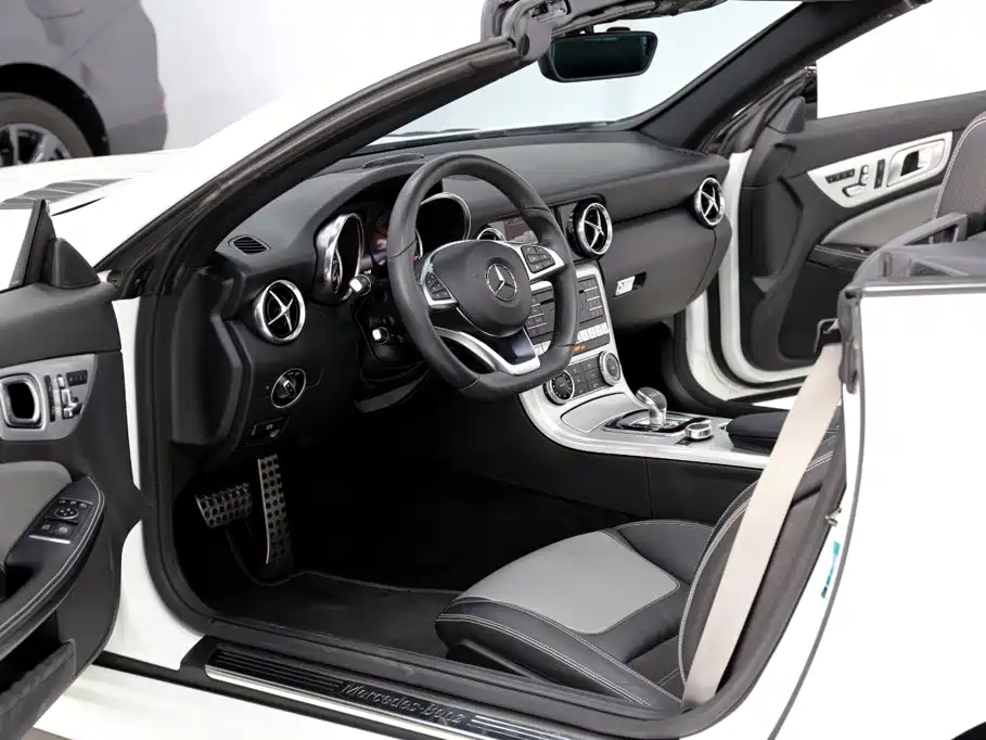 Mercedes-Benz SLC — миниатюра 9