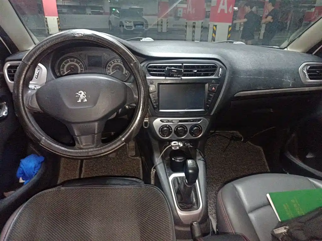 Peugeot 301 2014 1.6L MT Comfort