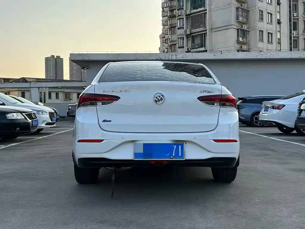 Buick Excelle — миниатюра 9