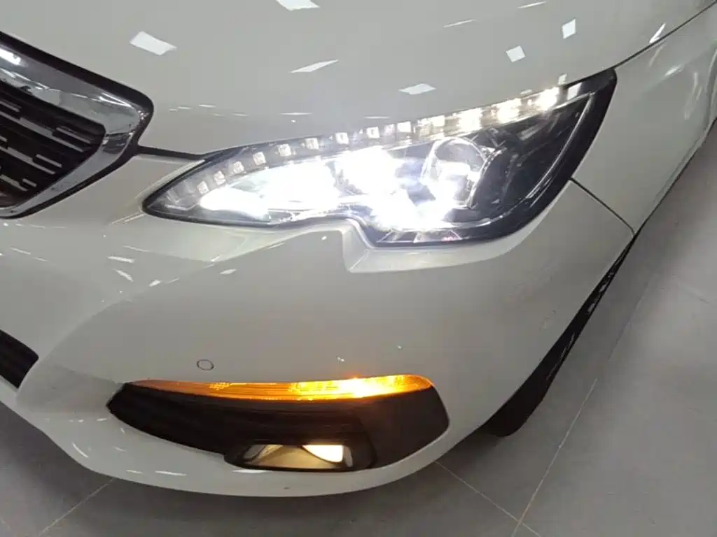 Peugeot 308 — миниатюра 24