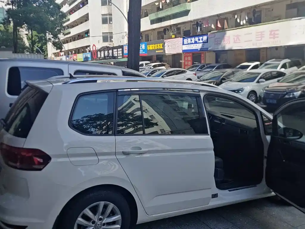 Volkswagen Touran — миниатюра 4