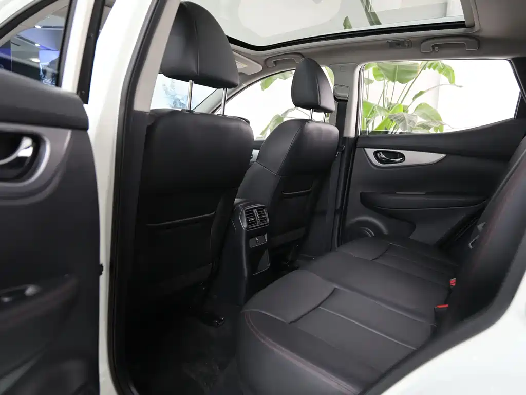 Nissan Qashqai — миниатюра 15