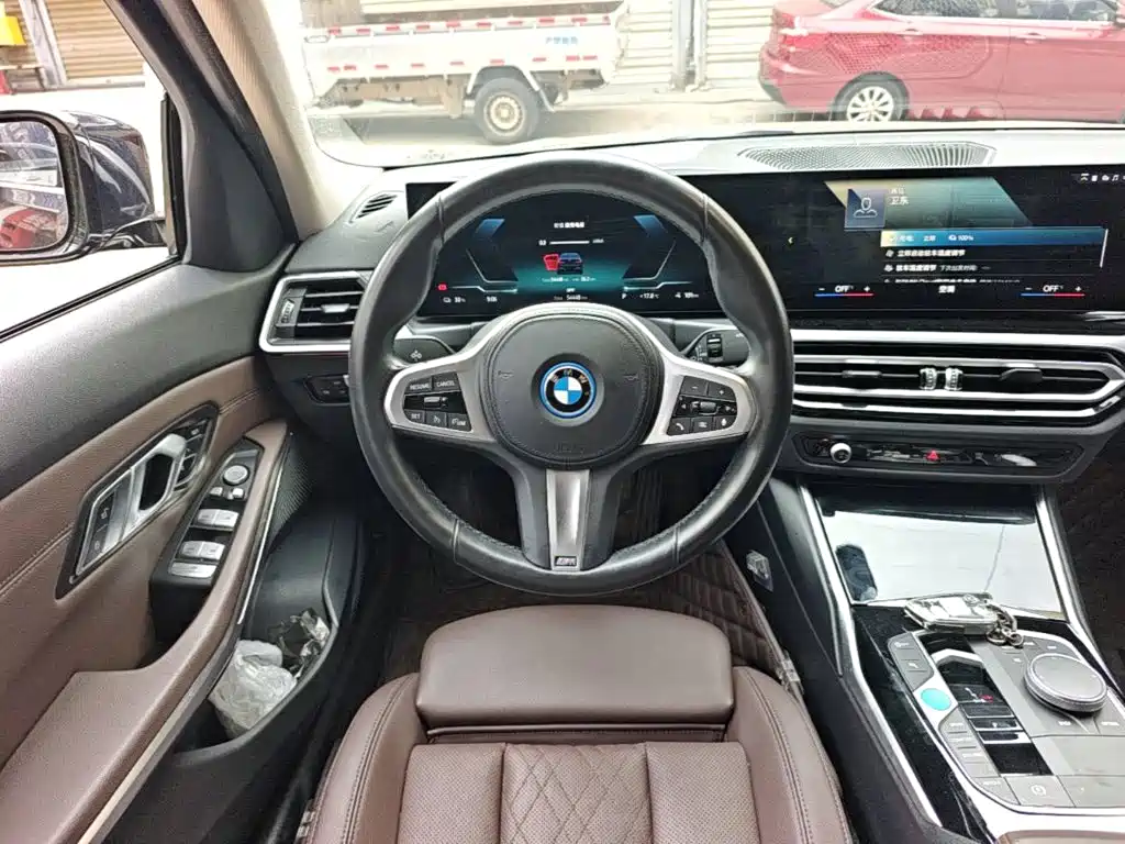 BMW i3 — миниатюра 11