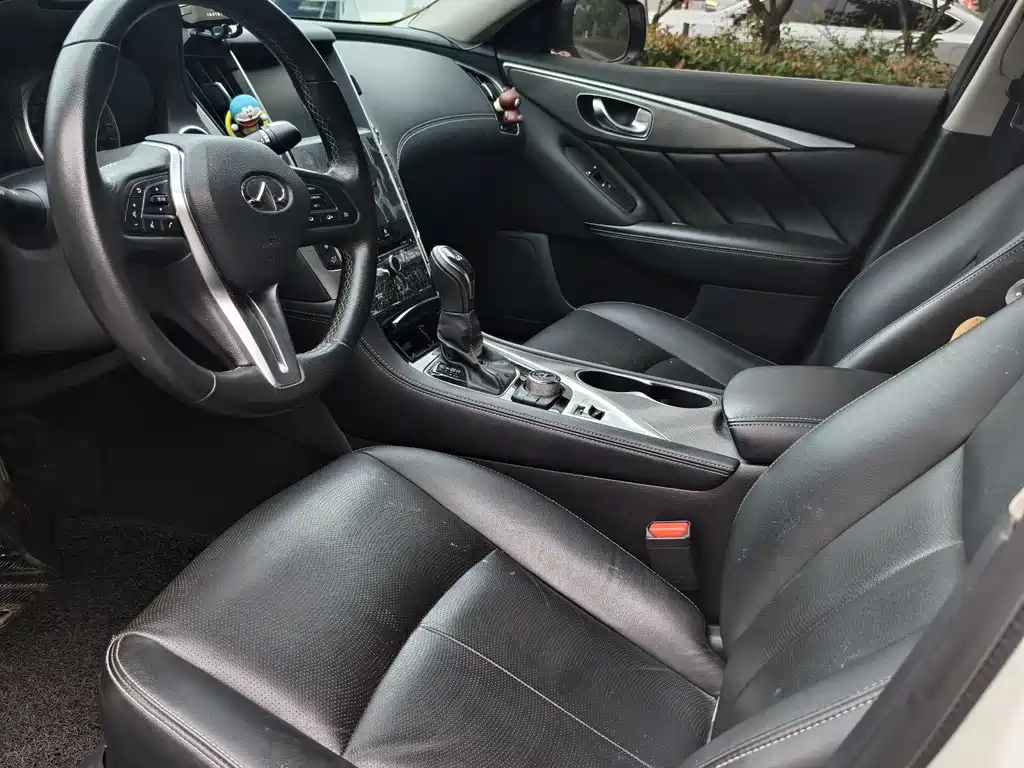 Infiniti Q50L 2018 2.0T VI