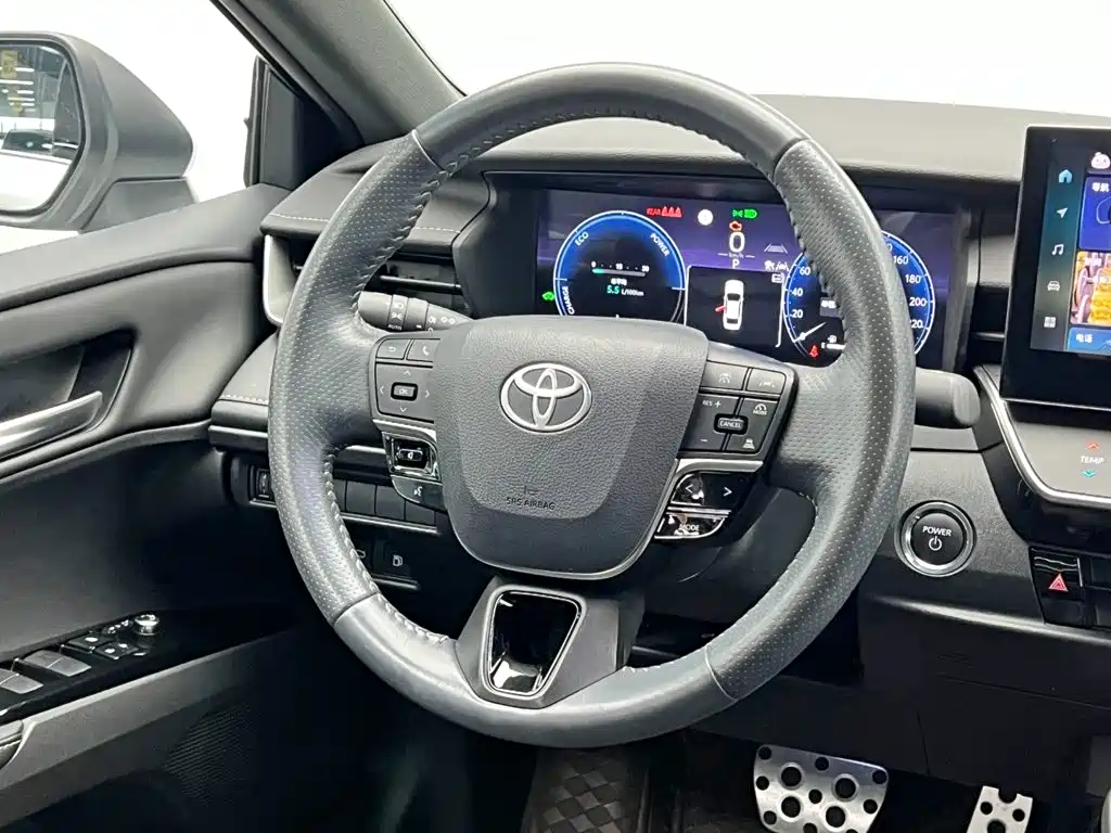 Toyota Camry — миниатюра 21