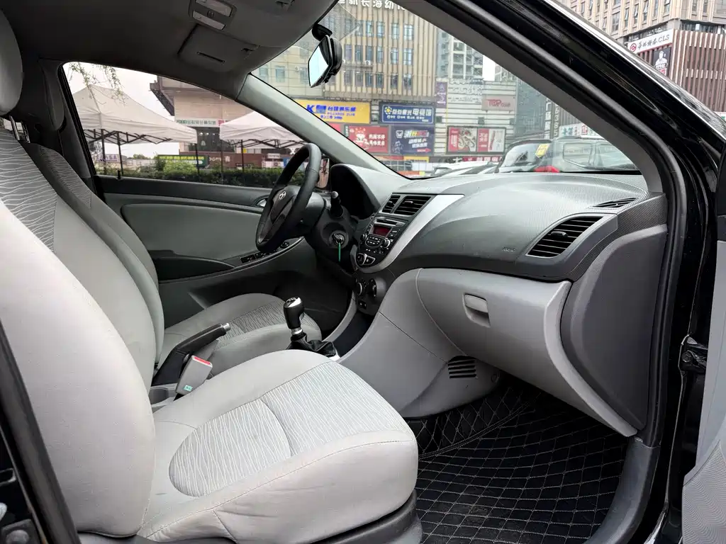 Hyundai Verna — миниатюра 10