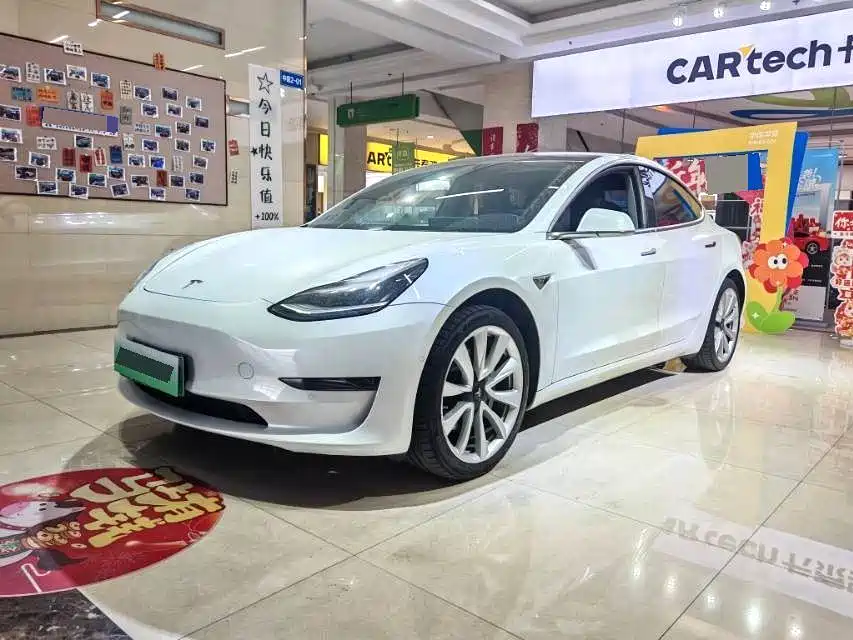 Tesla Model 3 2020