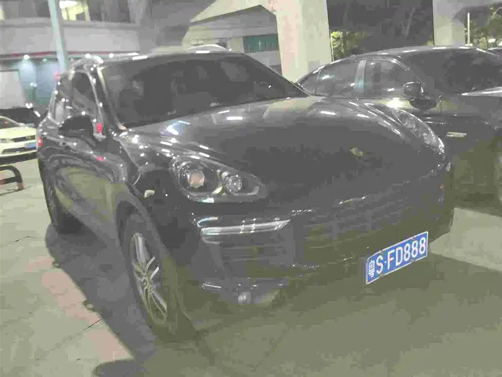 Porsche Cayenne — миниатюра 3