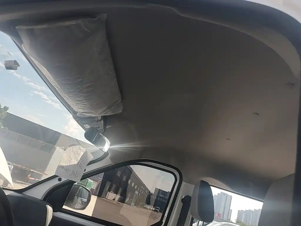 Wuling Yangguang — миниатюра 18