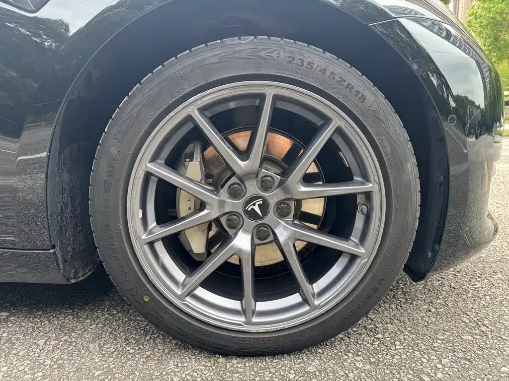 Tesla Model 3 — миниатюра 16