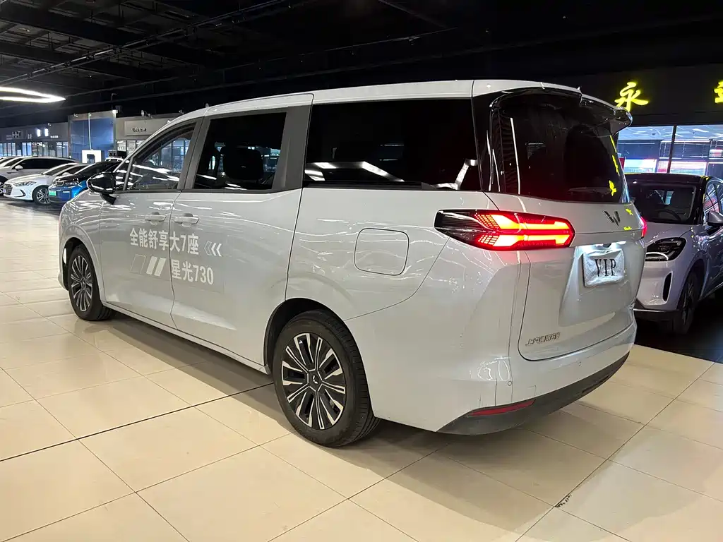 Wuling Xingguang 730 New Energy — миниатюра 12