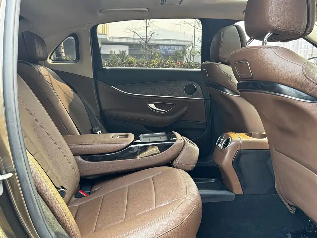 Mercedes-Benz E-Class E 2016 E 200 L Sport