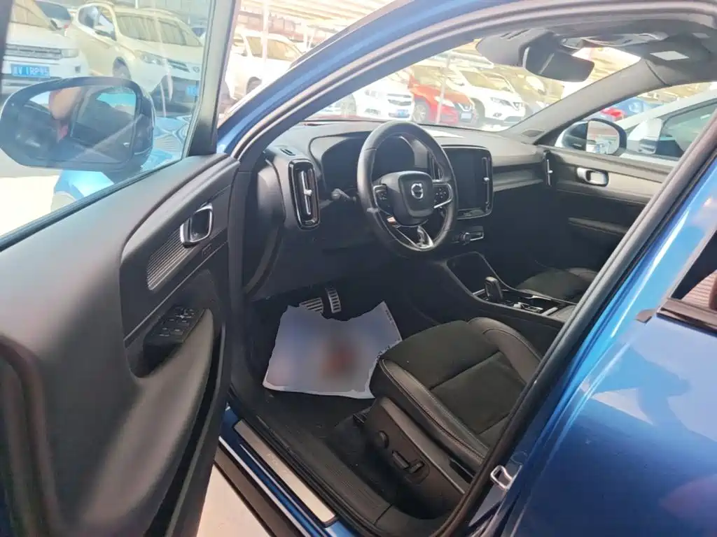 Volvo XC40 — миниатюра 16