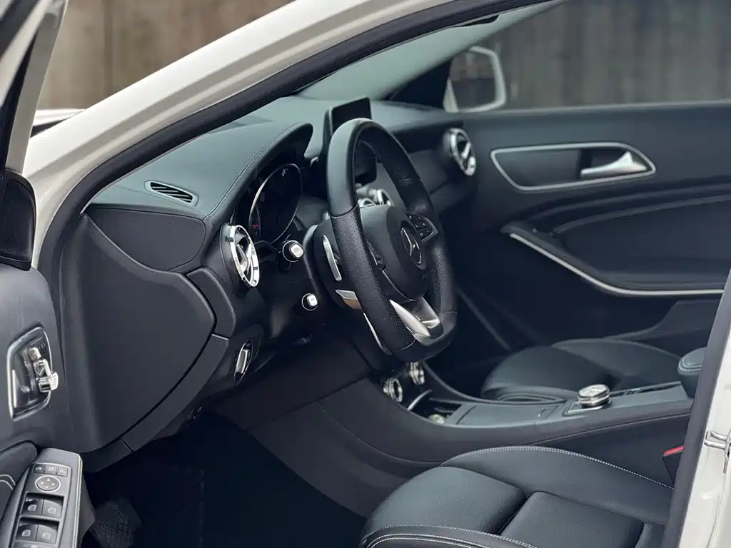 Mercedes-Benz GLA — миниатюра 5