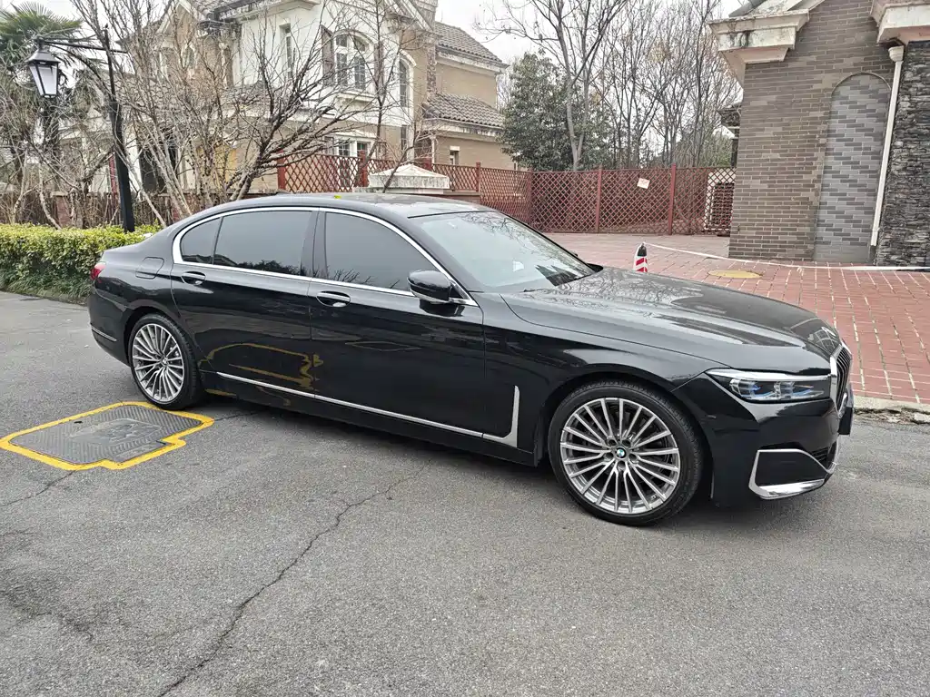 BMW 7 SERIES