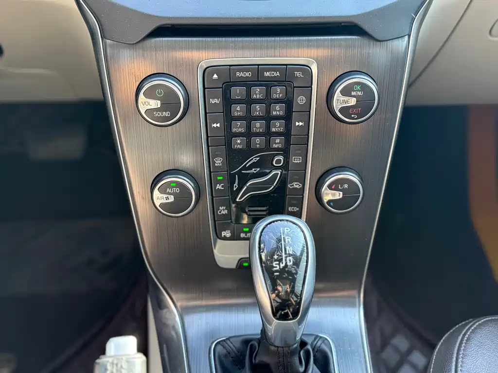 Volvo V40 — миниатюра 15