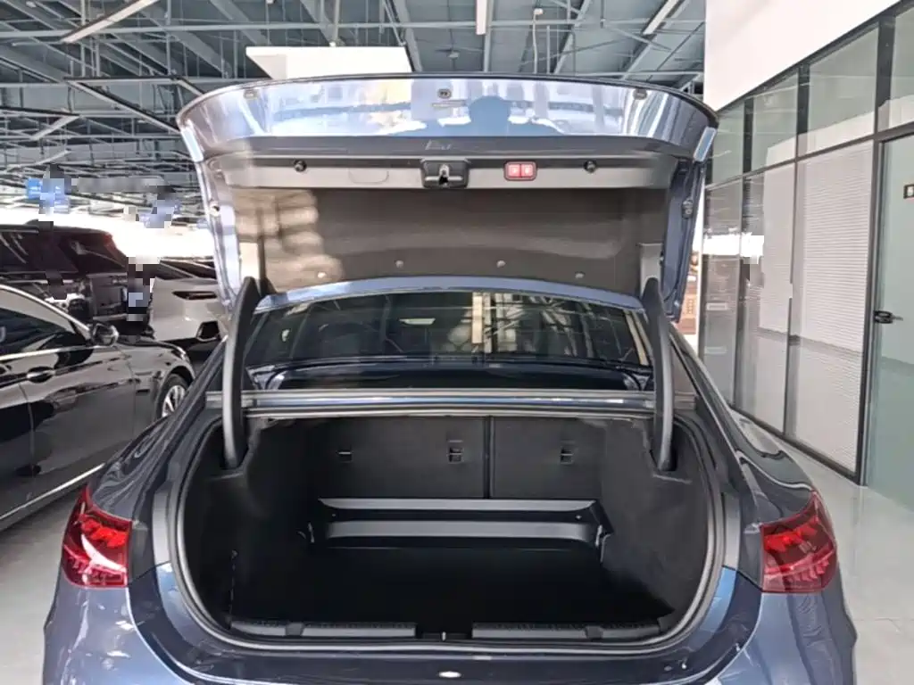 Mercedes-Benz EQE — миниатюра 19