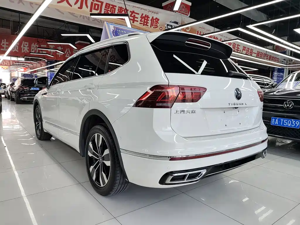 Volkswagen Tiguan L L 2022 330TSI AT R-Line Flagship